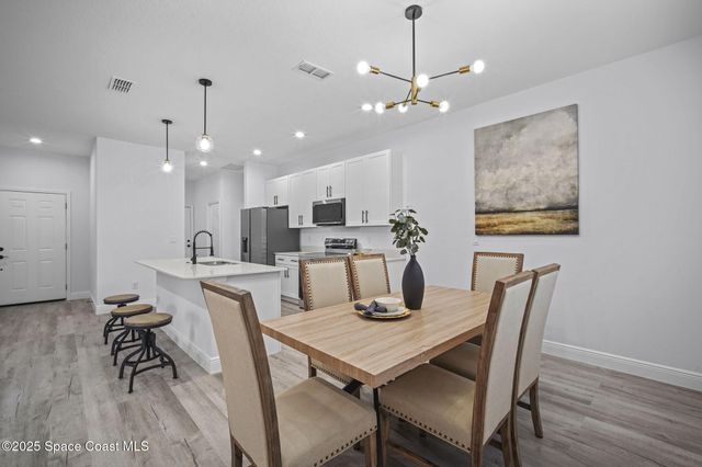 2668 Dennis Avenue SE, Palm Bay, FL 32909