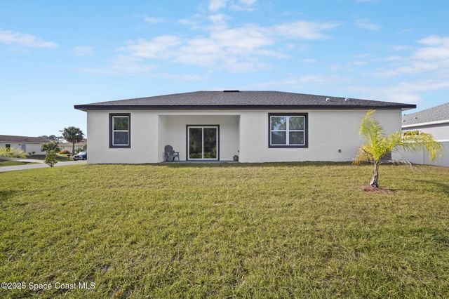 2668 Dennis Avenue SE, Palm Bay, FL 32909