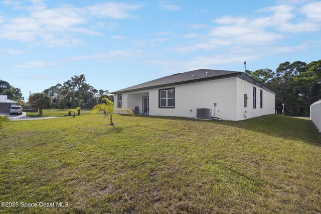 2668 Dennis Avenue SE, Palm Bay, FL 32909