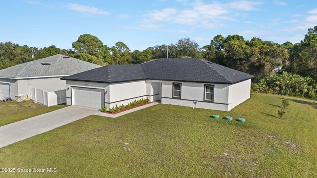 2668 Dennis Avenue SE, Palm Bay, FL 32909