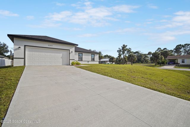 2668 Dennis Avenue SE, Palm Bay, FL 32909