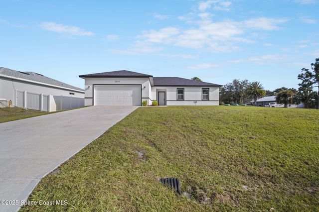2668 Dennis Avenue SE, Palm Bay, FL 32909