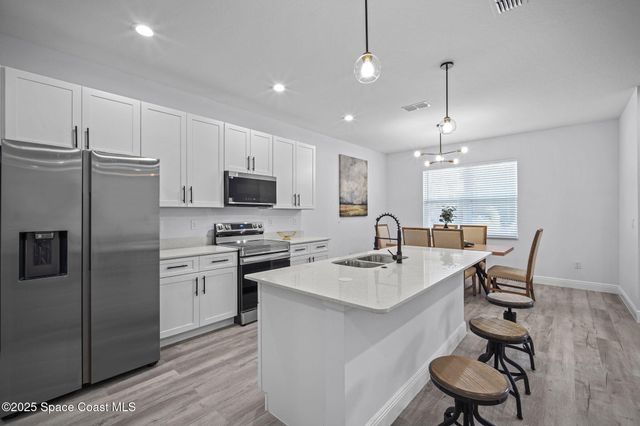 2668 Dennis Avenue SE, Palm Bay, FL 32909