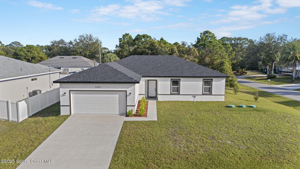 2668 Dennis Avenue SE, Palm Bay, FL 32909