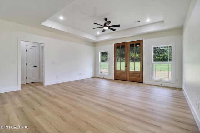 1458 Taylor Place Rd, Jamestown, TN 38556