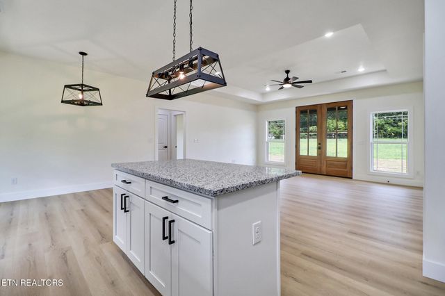 1458 Taylor Place Rd, Jamestown, TN 38556