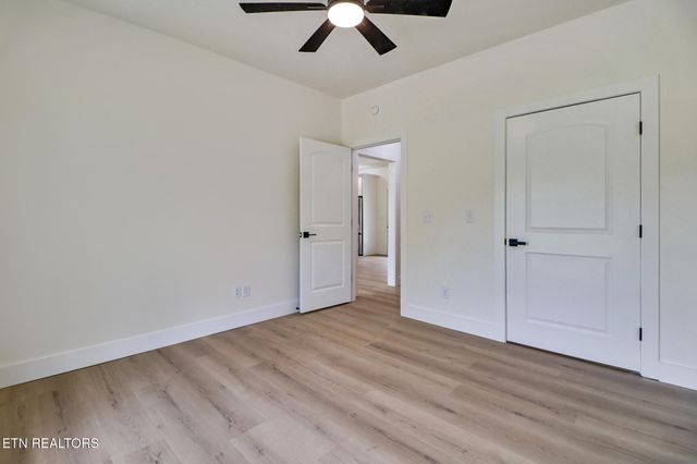 1458 Taylor Place Rd, Jamestown, TN 38556