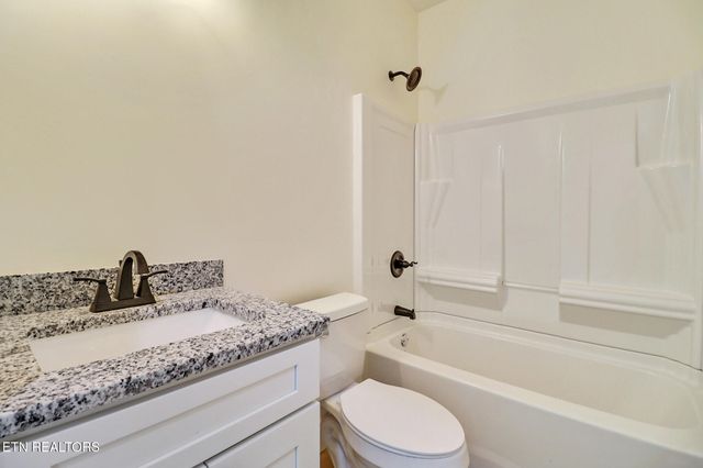 1458 Taylor Place Rd, Jamestown, TN 38556