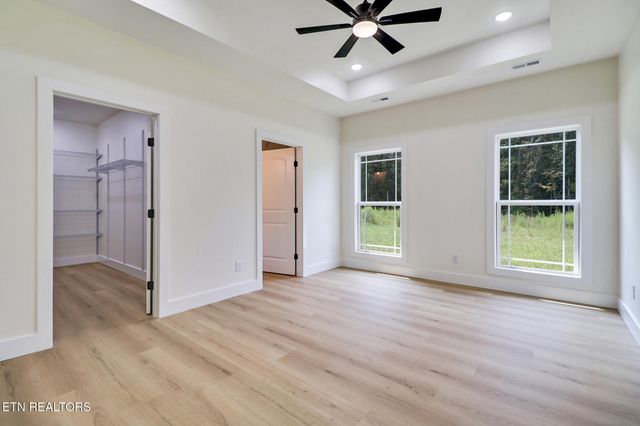 1458 Taylor Place Rd, Jamestown, TN 38556
