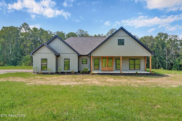 1458 Taylor Place Rd, Jamestown, TN 38556