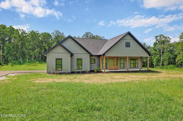 1458 Taylor Place Rd, Jamestown, TN 38556