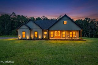 1458 Taylor Place Rd, Jamestown, TN 38556
