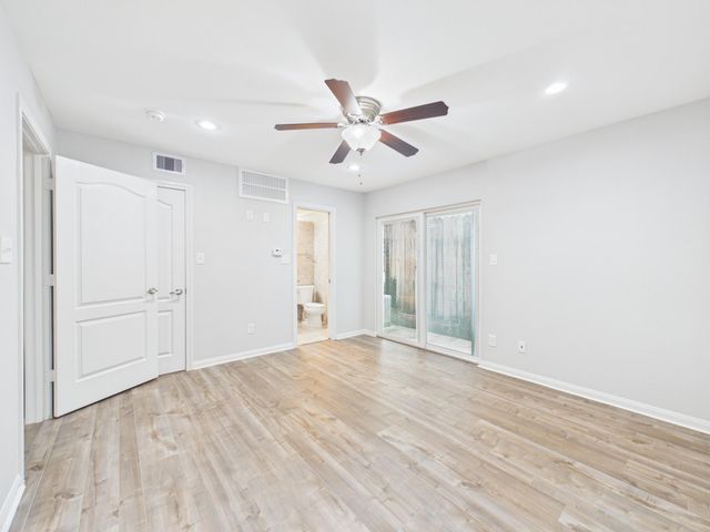 5333 Richmond Avenue 11, Houston, TX 77056