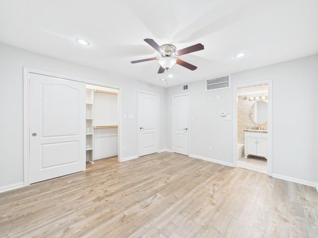 5333 Richmond Avenue 11, Houston, TX 77056