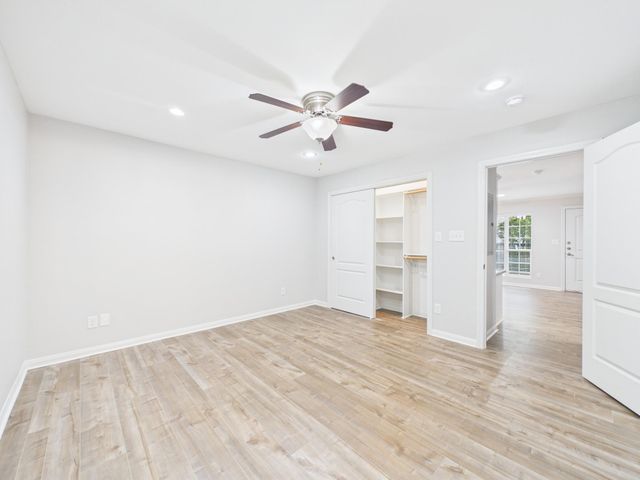 5333 Richmond Avenue 11, Houston, TX 77056