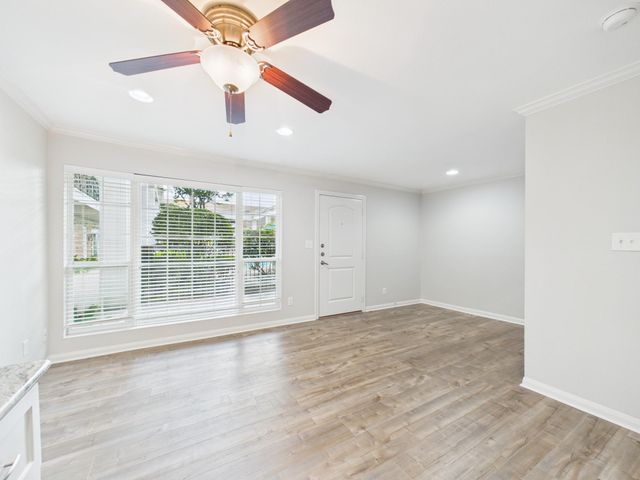 5333 Richmond Avenue 11, Houston, TX 77056