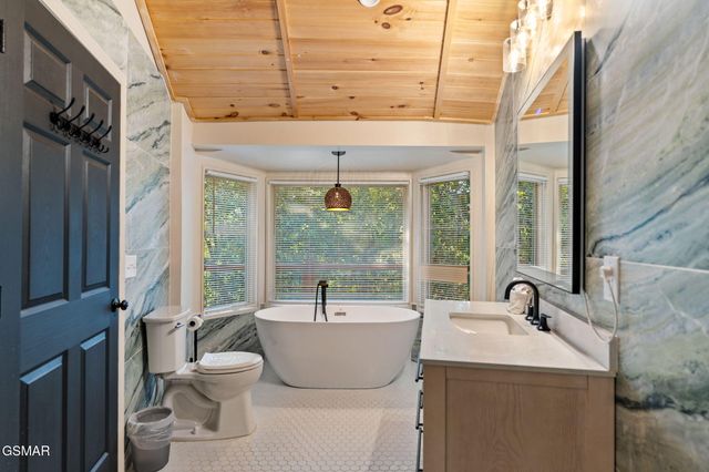 525 Sourdough Hollow Road, Kodak, TN 37764