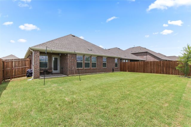 2920 Pinecrest Drive, Aubrey, TX 76227