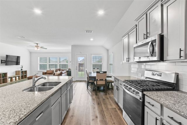 2920 Pinecrest Drive, Aubrey, TX 76227