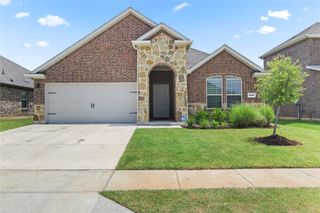 2920 Pinecrest Drive, Aubrey, TX 76227