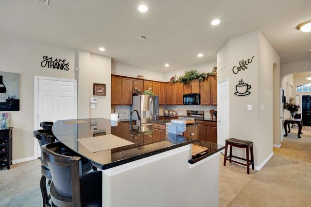 900 Ginger Trail, Desoto, TX 75115