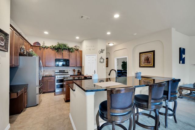 900 Ginger Trail, Desoto, TX 75115