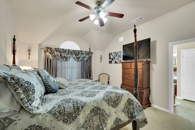 900 Ginger Trail, Desoto, TX 75115