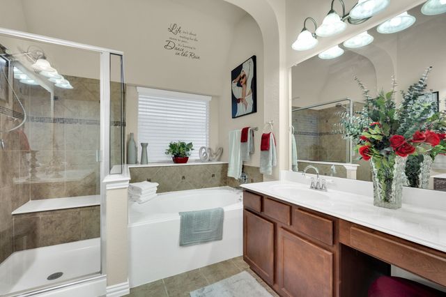 900 Ginger Trail, Desoto, TX 75115