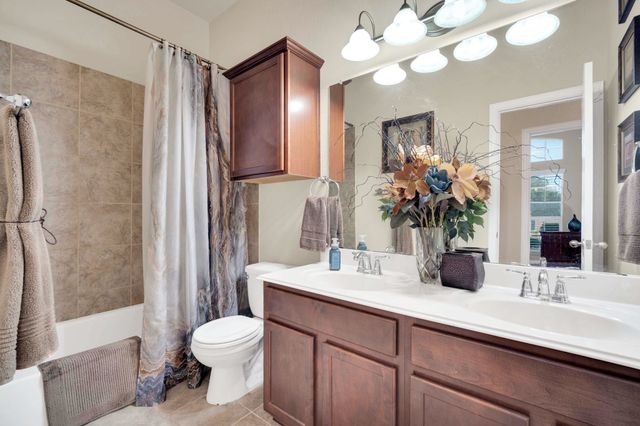 900 Ginger Trail, Desoto, TX 75115