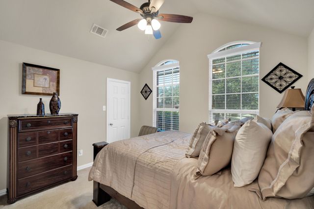 900 Ginger Trail, Desoto, TX 75115
