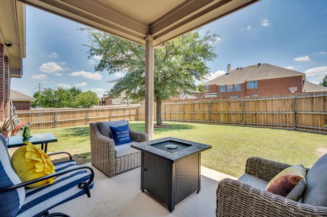 900 Ginger Trail, Desoto, TX 75115