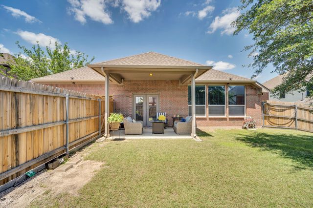 900 Ginger Trail, Desoto, TX 75115