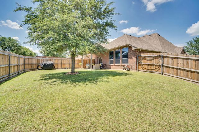 900 Ginger Trail, Desoto, TX 75115