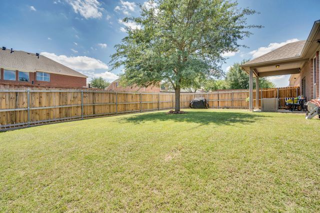 900 Ginger Trail, Desoto, TX 75115