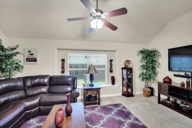 900 Ginger Trail, Desoto, TX 75115