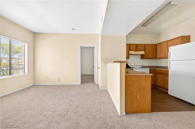 2141 Hussium Hills Street 102, Las Vegas, NV 89108