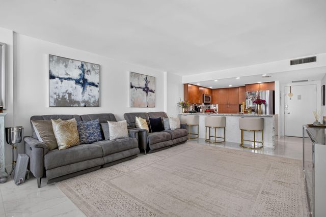 3015 N OCEAN Boulevard 8B, Fort Lauderdale, FL 33308