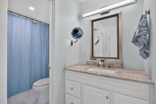 3015 N OCEAN Boulevard 8B, Fort Lauderdale, FL 33308