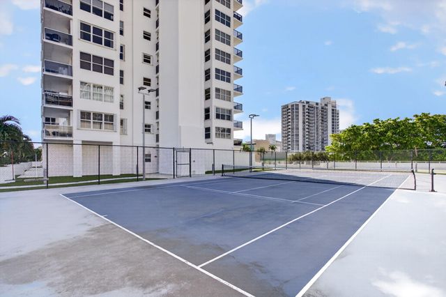 3015 N OCEAN Boulevard 8B, Fort Lauderdale, FL 33308