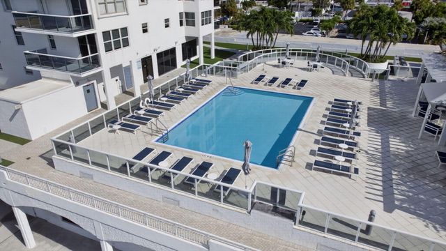 3015 N OCEAN Boulevard 8B, Fort Lauderdale, FL 33308