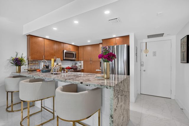 3015 N OCEAN Boulevard 8B, Fort Lauderdale, FL 33308