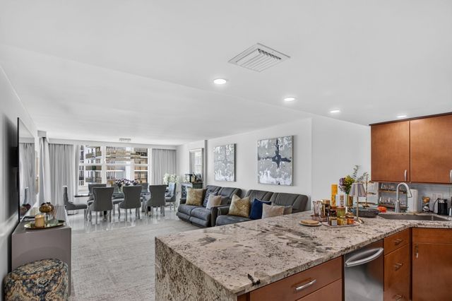 3015 N OCEAN Boulevard 8B, Fort Lauderdale, FL 33308
