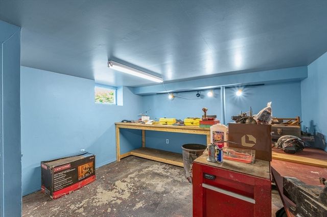 231 Bouchard Ave, Dracut, MA 01826