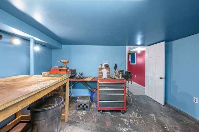 231 Bouchard Ave, Dracut, MA 01826