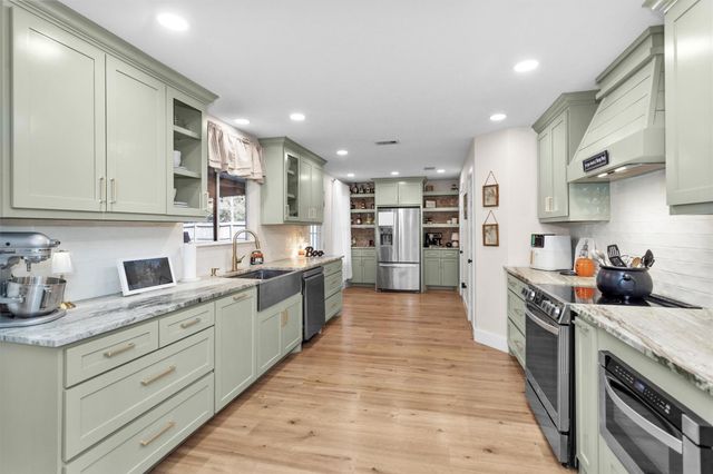 10865 Forest Creek Drive, Willis, TX 77318