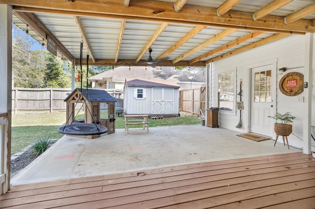 10865 Forest Creek Drive, Willis, TX 77318