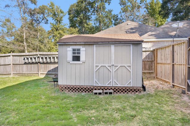 10865 Forest Creek Drive, Willis, TX 77318