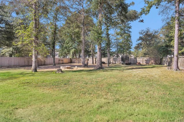 10865 Forest Creek Drive, Willis, TX 77318