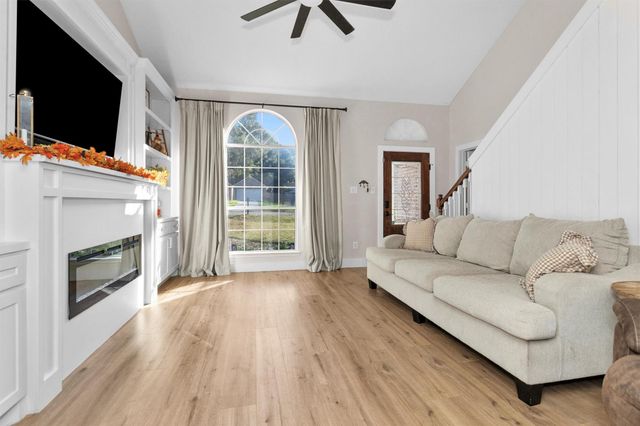 10865 Forest Creek Drive, Willis, TX 77318