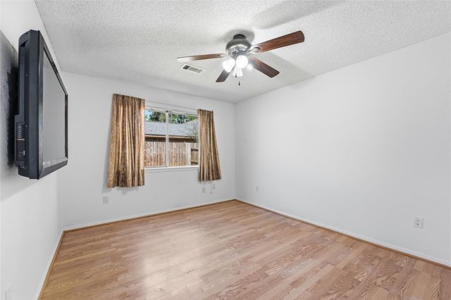 519 N Hyannis Port Street, Crosby, TX 77532